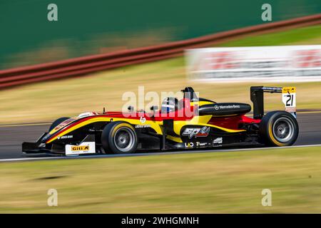 Sandown Park, Australien. Februar 2024. Ryan Macmillan (#21) navigiert während der Qualifikation für die Giti Australian Formula Open am Samstag beim Shannon’s Speed Series Race Sandown Credit: James Forrester/Alamy Live News in Runde 3 Stockfoto