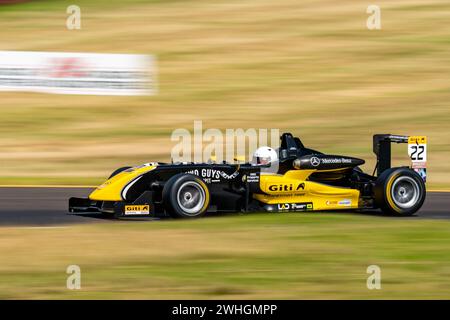 Sandown Park, Australien. Februar 2024. Beau Russel (#22) wird während der Qualifikation für die Giti Australian Formula Open am Samstag beim Shannon’s Speed Series Race Sandown in Kurve 3. Credit: James Forrester/Alamy Live News Stockfoto