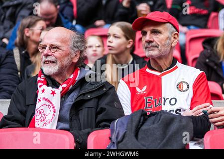 Amsterdam, Niederlande. Februar 2024. Amsterdam - Fans von Ajax und Feyenoord während des Spiels zwischen Ajax V1 und Feyenoord V1 in der Johan Cruijff Arena am 10. Februar 2024 in Amsterdam, Niederlande. Credit: Box to Box Pictures/Alamy Live News Stockfoto