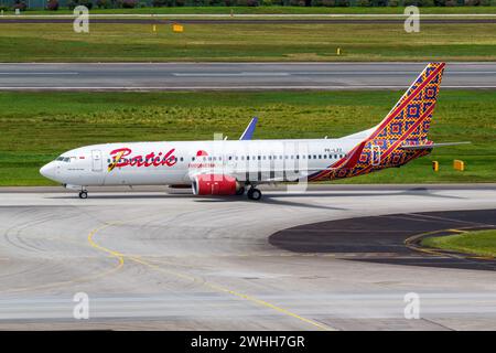 Changi, Singapur - 3. Februar 2023: Ein Flugzeug der Boeing 737-800 von Batik Air Indonesia mit der Registrierungsnummer PK-LZZ am Flughafen Changi (SIN) in Changi Stockfoto