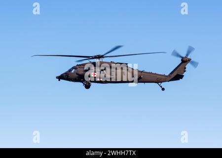 Split, Kroatien - 29. Mai 2023: Ein Sikorsky Blackhawk Hubschrauber der US Air Force mit der Nummer 20-21132 am Flughafen Split (SPU) in Kroatien. Stockfoto