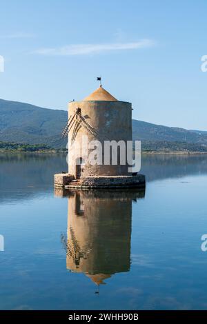 Die antike spanische Mühle, Symbol der Stadt Orbetello in der Toskana Stockfoto