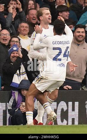 Patrick Bamford (links) von Leeds United feiert mit Teamkollege Georginio Rutter während des Sky Bet Championship-Spiels in der Elland Road, Leeds, das erste Tor des Spiels. Bilddatum: Samstag, 10. Februar 2024. Stockfoto