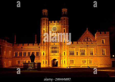 Eton, Windsor, Berkshire, Großbritannien. März 2011. Eton College bei Nacht. Kredit: Maureen McLean/Alamy Stockfoto