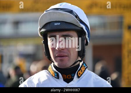 Newbury, Großbritannien. Februar 2024. Newbury, Großbritannien. Januar 2024. Jockey Paul O'Brien vor dem Blueberry One auf der Newbury Racecourse Stockfoto