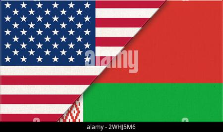 Flaggen der USA und Weißrusslands. Amerikanische und weißrussische Nationalflaggen auf Stoffoberfläche. USA und Belorus Stockfoto