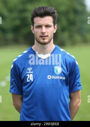 Neuverpflichtung Jean Hugonet vom 1. FC Magdeburg zu Beginn des Trainings für die 2. Bundesliga 2023-24 Stockfoto