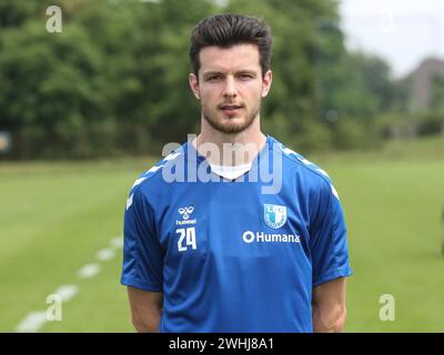 Neuverpflichtung Jean Hugonet vom 1. FC Magdeburg zu Beginn des Trainings für die 2. Bundesliga 2023-24 Stockfoto