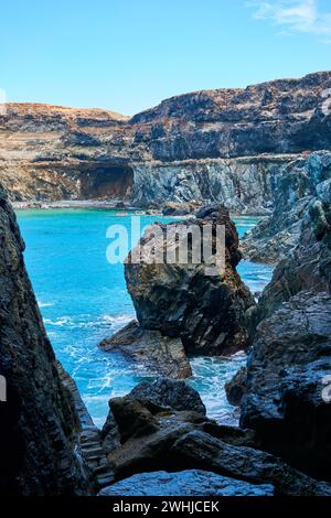 Caleta Negra (Black Bay) Landschaft an der Küste des Atlantischen Ozeans in Ajuy, Fuerteventura, Spanien, Atlantik Stockfoto