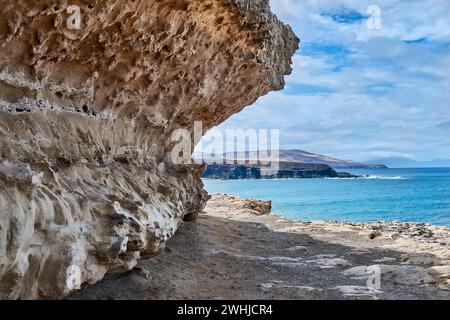 Caleta Negra (Black Bay) Landschaft an der Küste des Atlantischen Ozeans in Ajuy, Fuerteventura, Spanien, Atlantik Stockfoto