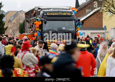 Der jährliche Karnevalszug in Frechen-Königsdorf bei Köln. Themenbild, Symbolbild Frechen, 10.02.2024 NRW Deutschland *** der jährliche Karnevalszug in Frechen Königsdorf bei Köln Themenbild, Symbolbild Frechen, 10 02 2024 NRW Deutschland Copyright: XChristophxHardtx Stockfoto