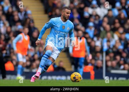 Kyle Walker aus Manchester City läuft mit dem Ball während des Premier League-Spiels Manchester City gegen Everton im Etihad Stadium, Manchester, Großbritannien, 10. Februar 2024 (Foto: Conor Molloy/News Images) Stockfoto