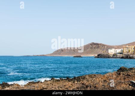 Panoramablick auf den Strand Las Canteras bei Las Palmas de Gran Canaria auf den Kanarischen Inseln in Spanien. Stockfoto