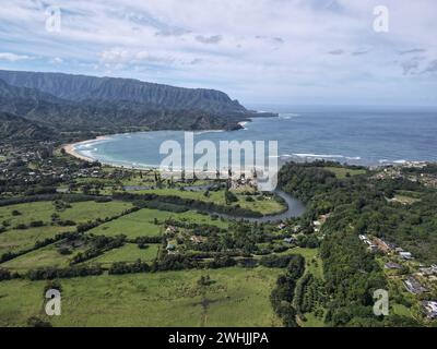 Luftaufnahme der Hanalei Bay auf Kauai Stockfoto