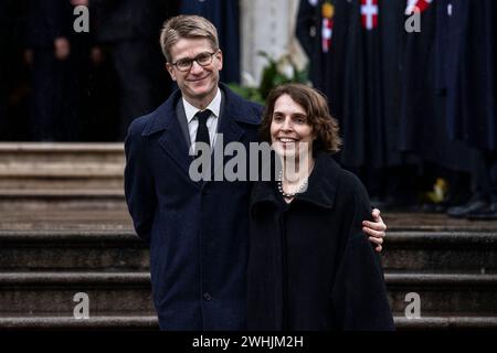 Turin, Italien. 10. Februar 2024. Prinz Charles Louis d'Orleans und seine Frau Ileana Manos d'Orleans, Herzog und Herzogin von Chartres, kommen in der Kathedrale von Turin an, um die Beerdigungszeremonie von Vittorio Emanuele von Savoyen zu feiern. Vittorio Emanuele von Savoyen war der Sohn von Umberto II. Von Savoyen, dem letzten König von Italien, und starb am 3. Februar 2024 in Genf. Quelle: Nicolò Campo/Alamy Live News Stockfoto