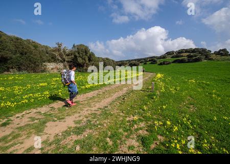 Wanderer auf dem Pferdeweg Stockfoto