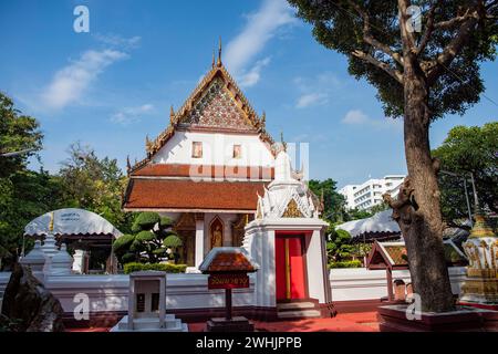 Der neue Tempel des Wat Mahathat Worawihan in der Stadt und Provinz Ratchaburi in Thailand, Thailand, Ratchaburi, 14. November, 2023 Stockfoto