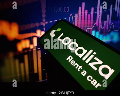 Konskie, Polen – 09. Februar 2024: Logo des Unternehmens Localiza auf dem Mobiltelefon Stockfoto