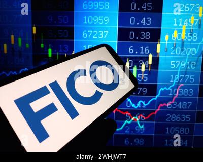 Konskie, Polen – 09. Februar 2024: Das Firmenlogo von FICO wird auf dem Mobiltelefon angezeigt Stockfoto