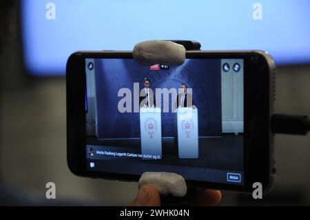 Kopenhagen/Dänemark - 13. Juni 2017. Der dänische Premierminister Lars Lokke Rasmussen(R) und der dänische Steuerminister Karsten Lauritzen halten eine Pressekonferenz in der Spiegelhalle des Premierministers ab und sagten der Nation, dass die Steuerabteilung am 1. juli 2018 entbunden wird und dass es ein neues Modell 7-Büro mit einem neuen Steuersystem gibt, das viel einfacher wird für Nation. (Photo.Francis Joseph Dean/Deanpictures) Stockfoto