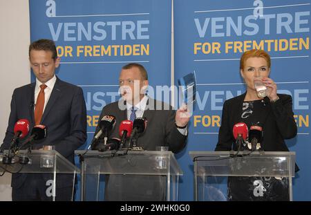 KOPENHAGEN/DÄNEMARK. 9. Juni 2015  liber-Wahlen die neue liberale Partei und die dänische Liberale Partei halten gemeinsame Pressekonferenz ab, um die Kontrolle über den politischen Sylumsucher und die Reduzierung des Taschengeldes auf der Pressekonferenz im Zentrum Lars Lokke Rasmussen Parteivorsitzender und Premierminister kadidieren auf seiner linken Seite Inger Stojberg und dem Fraktionsvorsitzenden Kristian jensen heute in Christiansborg (Foto: Francis Joseph Dean/Deanpictures) Stockfoto