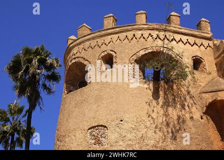 Torreon de la muralla portuguesa. Casbah de Boulaouane. AZZEMOUR. Costa Atlantica. Marruecos. Magreb. Afrika. Stockfoto