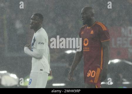 Rom, Italien, 10. Februar 2024 Marcus Thuram vom FC Internazionale sieht Romelu Lukaku os während des Spiels Der Serie A zwischen AS Roma und FC Internazionale ALS Roma an Stockfoto