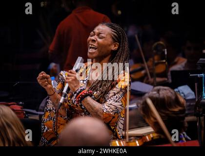 Concha Buika probt mit dem Balearischen Symphonieorchester Stockfoto