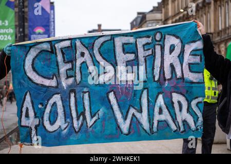 Glasgow, Schottland, Großbritannien. Februar 2024. Anhänger Palästinas treffen sich auf dem George-Platz, gefolgt von einem marsch durch die Straßen, um zu protestieren und ein Ende des Krieges in Gaza zu fordern. Quelle: RGass/Alamy Live News Stockfoto