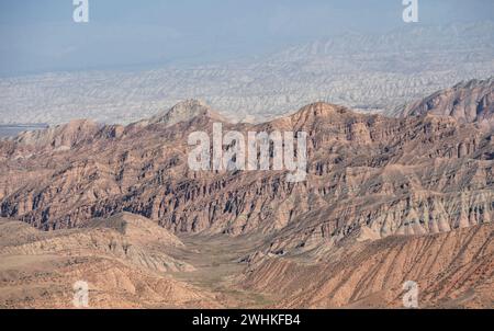 Erosionslandschaft, karge Berglandschaft, Moldo-Ashuu-Pass, Provinz Naryn, Kirgisistan Stockfoto