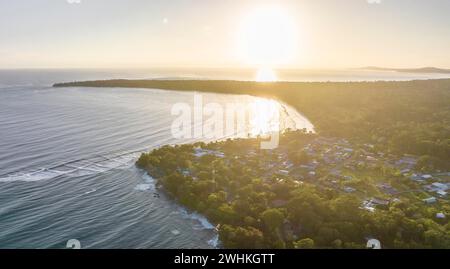 Luftaufnahme, Blick auf den Cahuita Nationalpark, Küste und Küstenlandschaft mit Wald, Punta Cahuita Landzunge, Cahuita, Limon, Costa Rica Stockfoto