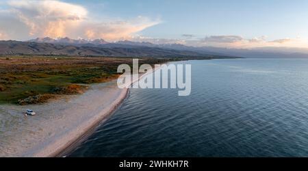 Luftaufnahme, Landschaft am Issyk Kul-See, Kirgisistan Stockfoto