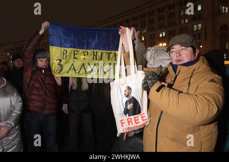 Nicht exklusiv: KIEW, UKRAINE - 09. FEBRUAR 2024 - Teilnehmer der Kundgebung zur Unterstützung von Valerii Zaluzhnyi, kürzlich aus dem Amt von Comm entlassen Stockfoto