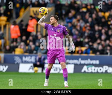 Wolverhampton, Großbritannien. Februar 2024. Mark Flekken aus Brentford, während des Premier League-Spiels Wolverhampton Wanderers gegen Brentford in Molineux, Wolverhampton, Vereinigtes Königreich, 10. Februar 2024 (Foto: Cody Froggatt/News Images) in Wolverhampton, Vereinigtes Königreich am 10. Februar 2024. (Foto: Cody Froggatt/News Images/SIPA USA) Credit: SIPA USA/Alamy Live News Stockfoto