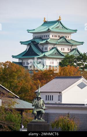 Eine Statue von Kato Kiyomasa, einem erfahrenen Erbauer der Burg von Nagoya. Nagoya. Japan Stockfoto
