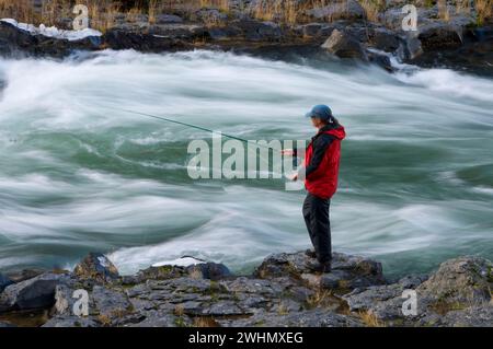 Flyfishing, Steelhead Falls Wilderness Study Area, Deschutes Wild and Scenic River, Prineville District Bureau of Land Management, Oregon Stockfoto