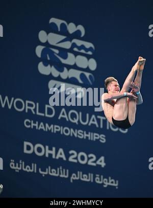 Doha. Februar 2024. Oleksii Sereda aus der Ukraine tritt am 10. Februar 2024 beim 10-m-Plattformfinale der Wassersport-Weltmeisterschaften 2024 in Doha, Katar, an. Quelle: Xue Yuge/Xinhua/Alamy Live News Stockfoto