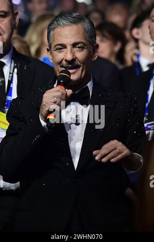 Sanremo, Italien. Februar 2024. Fiorello bei der 74. Ausgabe des SANREMO Italyn Song Festivals im Ariston Theatre in Sanremo, Norditalien - Samstag, 10. FEBRUAR 2024. Unterhaltung. (Foto: Marco Alpozzi/Lapresse) Credit: LaPresse/Alamy Live News Stockfoto