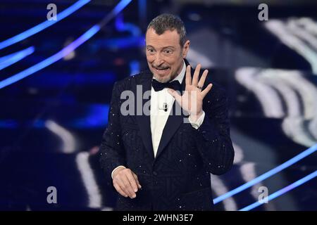 Sanremo, Italien. Februar 2024. Auftritte bei der 74. Ausgabe des SANREMO Italyn Song Festivals im Ariston Theatre in Sanremo, Norditalien - Samstag, 10. FEBRUAR 2024. Unterhaltung. (Foto: Marco Alpozzi/Lapresse) Credit: LaPresse/Alamy Live News Stockfoto