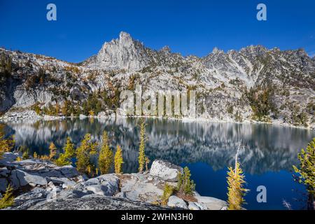 Der Lake Viviane in den Enchantments, Alpine Lakes Wilderness, Washington, USA Stockfoto