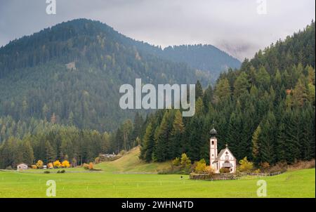 Kirche St. John, Ranui, Chiesetta di san giovanni in Ranui Runes, Italien. Stockfoto