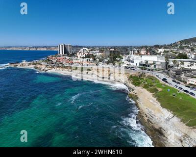 Blick aus der Vogelperspektive auf die Bucht von La Jolla und den Strand. San Diego, Kalifornien Stockfoto