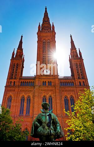 Neogotische Marktkirche mit Statue von Wilhelm I. von Nassau, Wiesbaden, Hessen, Deutschland, Europa Stockfoto