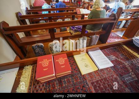 Adelaide, SA Australia 11. Februar 2024: Australische Hymnbücher. Pfarrgemeinden versammeln sich am Sonntag in einem Gottesdienst in North Adelaide. Quelle: amer Gazzal/Alamy Live News Stockfoto