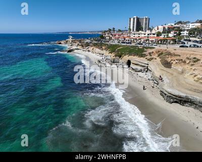 Blick aus der Vogelperspektive auf die Bucht von La Jolla und den Strand. San Diego, Kalifornien Stockfoto