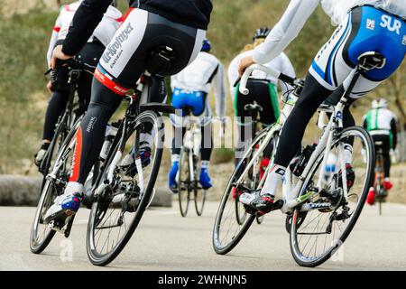 Ciclistas en el collado de Soller Stockfoto