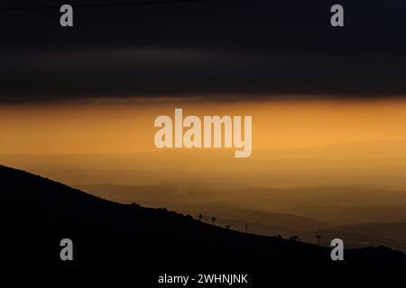 Llanuras onduladas de Beira Litoral desde Serra da Estrela Stockfoto