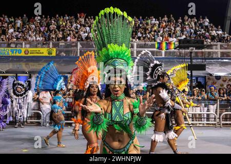 Carnaval Sp Turis 2024 - Tom Maior SAO PAULO SP, 11/2023 - Karneval SP Turis /Parade der Schulen der Sondergruppe - Tom Maior, bei einer Parade am Samstag Abend im Anhembi Sambodromo, Sao Paulo 11. IMAGO / Jefferson Aguiar Sao Paulo Brasilien Copyright: XJeffersonxAguiarx Stockfoto