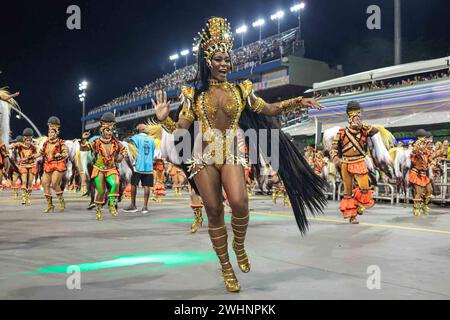 Carnaval Sp Turis 2024 - Tom Maior SAO PAULO SP, 11/2023 - Karneval SP Turis /Parade der Schulen der Sondergruppe - Mocidade Alegre, bei einer Parade am Samstag Abend im Anhembi Sambodromo, Sao Paulo 11. IMAGO / Jefferson Aguiar Sao Paulo Brasilien Copyright: XJeffersonxAguiarx Stockfoto