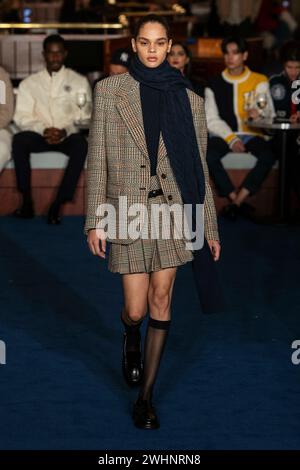 New York, Vereinigte Staaten. Februar 2024. TOMMY HILFIGER Herbst/Winter 2024 Runway während der New York Fashion Week am 2024. Februar in New York; US 09/02/2024 Credit: dpa/Alamy Live News Stockfoto